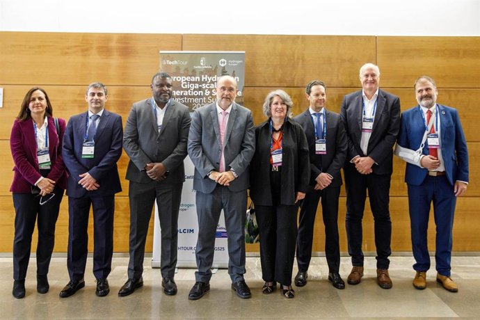 Inauguración de la jornada 'TechTour: Cumbre Europea de Inversión en Generación y Almacenamiento de Hidrógeno a Escala Giga 2025',