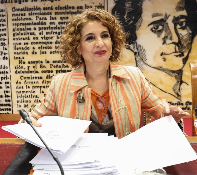 La vicepresidenta primera y ministra de Hacienda, María Jesús Montero Cuadrado, comparece ante la Comisión de Hacienda, en el Senado, a 3 de abril de 2025, en Madrid (España).