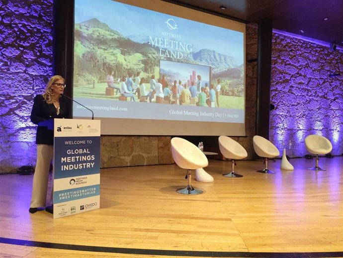 La viceconsejera de Turismo, Lara Martínez, presenta el portal asturiasmeetingland.Es que integra toda la oferta vinculada con el segmento MICE