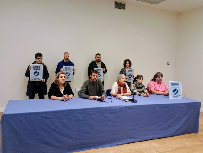 Archivo - Representantes de ELA, LAB, Steilas, Esk, Hiru y Etxalde, en la presentación de su propuesta por un SMI propio