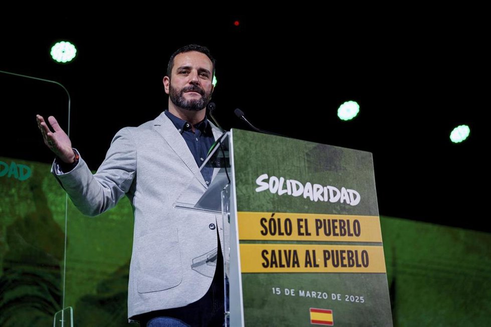 El nuevo secretario general de Solidaridad, Jordi de la Fuente, interviene durante un acto público conjunto del sindicato Solidaridad y VOX, en el Espacio VI, a 15 de marzo de 2025, en Madrid (España).