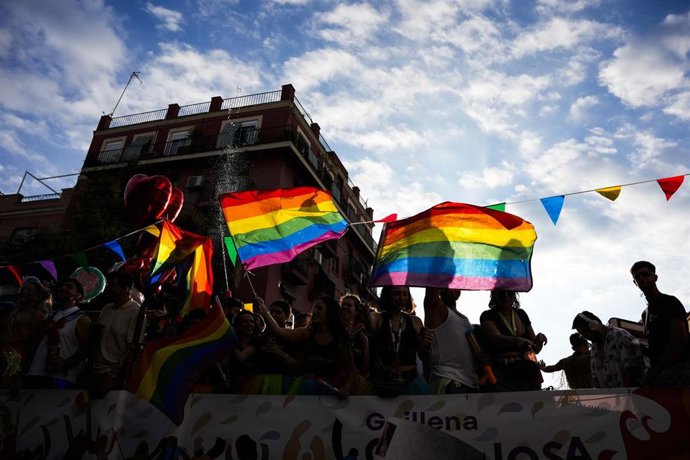 Archivo - Detalle de la manifestación del Día del Orgullo, a 29 de junio de 2024 en Sevilla (Andalucía, España). 