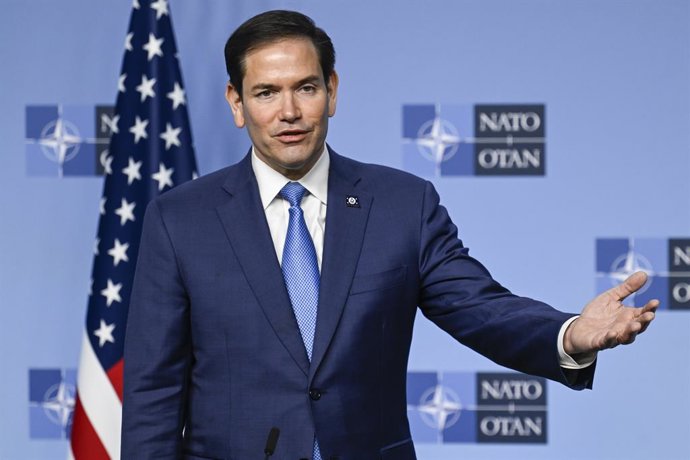 El secretario de Estado de EEUU, Marco Rubio, comparece ante la prensa en la sede de la OTAN en Bruselas, Bélgica
