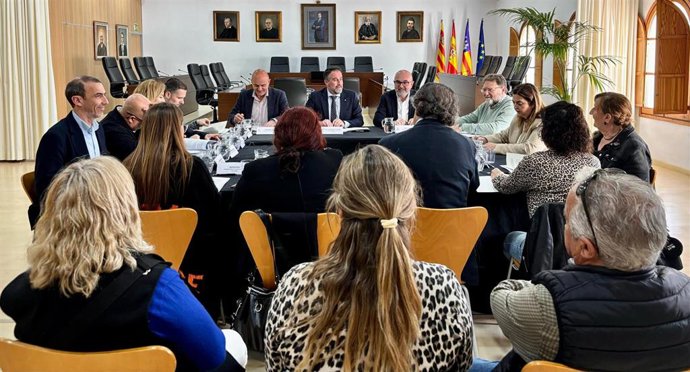 Reunión de la Comisión de Seguimiento de los apartamentos Don Pepe.