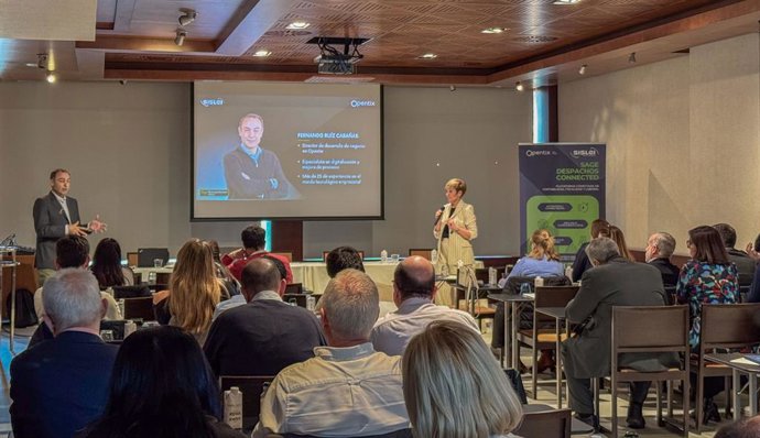 Fernando Ruiz y Elvira Rojas en la jornada de Castellón