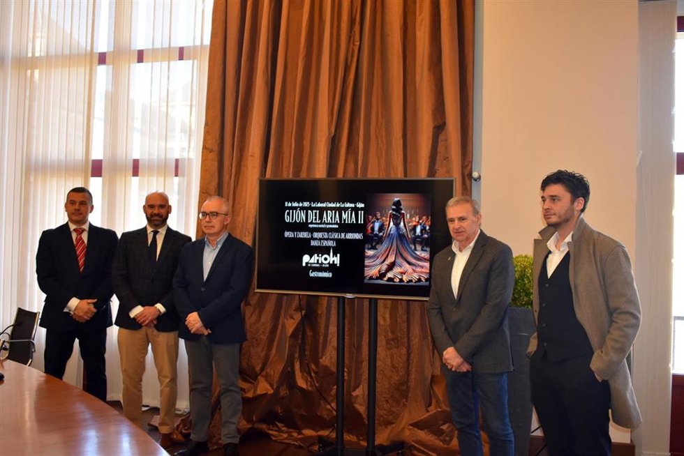Presentación del 'Gijón del Aria Mía II', en Laboral Ciudad de la Cultura (Gijón).