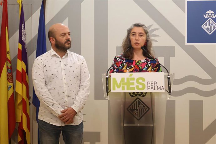 La portavoz de MÉS per Palma, Neus Truyol, en una rueda de prensa.