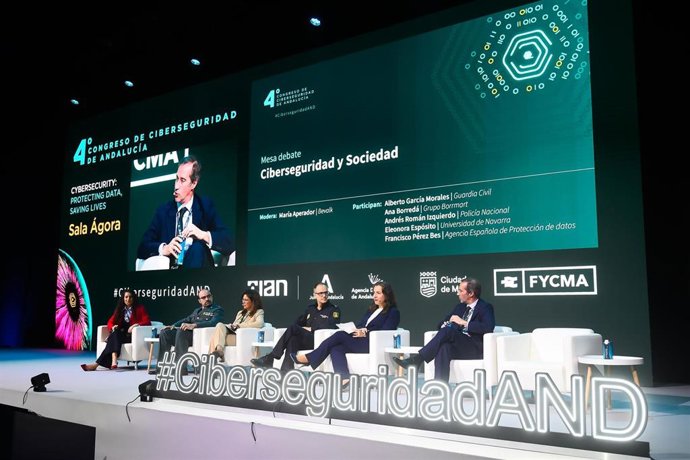 Mesa debate Ciberseguridad y Sociedad en la Segunda jornada del IV Congreso de Ciberseguridad de Andalucía