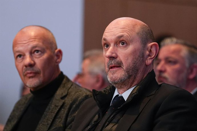 Archivo - Rafael Louzan, Presidente da RFEF, durante o Desayunos Deportivos Europa Press - Javier Tebas - celebrado no Auditório Meeting Place em 24 de fevereiro de 2025, em Madri, Espanha.