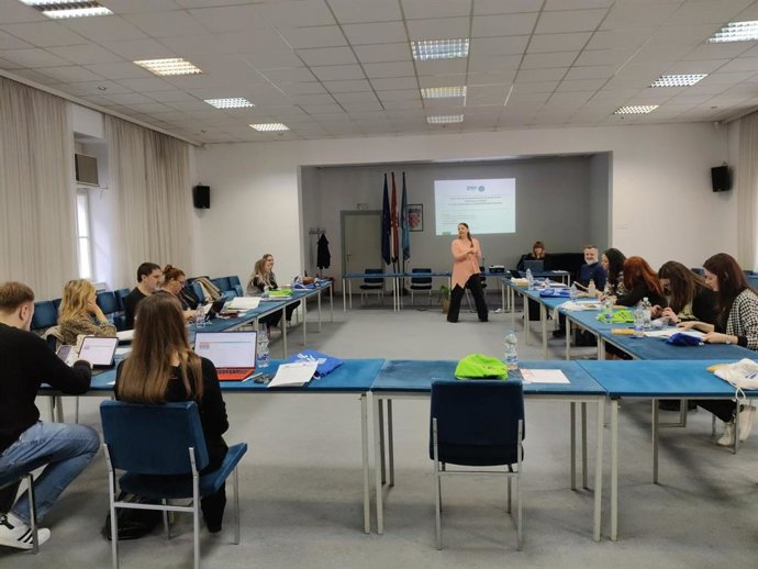 Profesores del IES Tierno Galván de Alcalá, en un encuentro en Zagreb (Croacia) sobre prevención de conductas de riesgo en adolescentes.