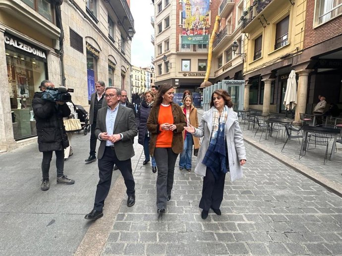 La vicesecretaria de Organización del PP, Carmen Fúnez; la alcaldesa de Teruel, Emma Buj; y el presidente de la DPT, Joaquín Juste.