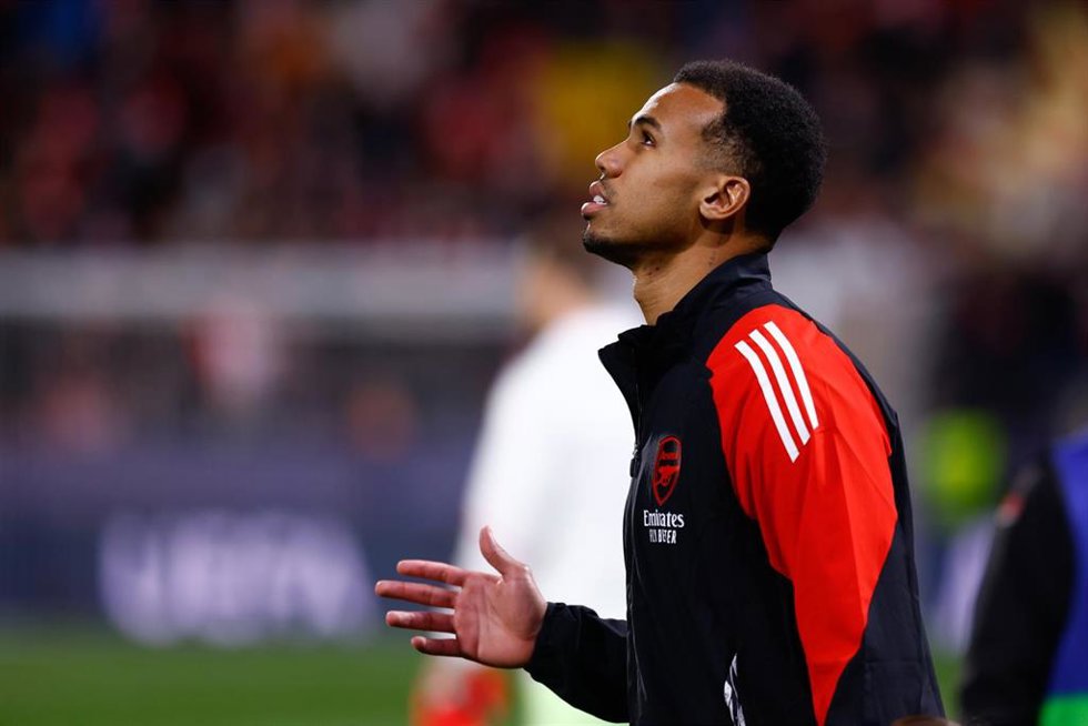Archivo - El jugador brasileño del Arsenal Gabriel Magalhaes, ante el Girona FC en la Champions.