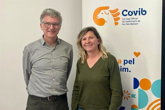 Reunión entre la consellera insular del PP Marga Serra y el presidente del Covib, Ramon García.