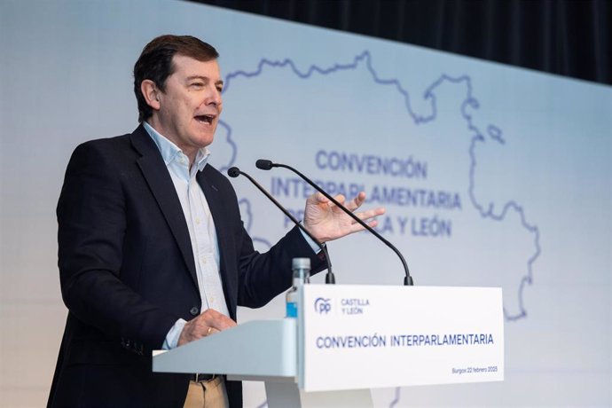 Archivo - El presidente de la Junta de Castilla y León, Alfonso Fernández Mañueco, en la Interparlamentaria Autonómica en Burgos.