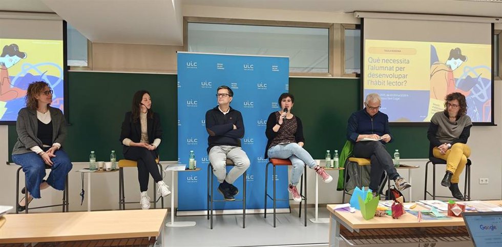 Un momento del debate en la Facultad de Ciencias de la Educación