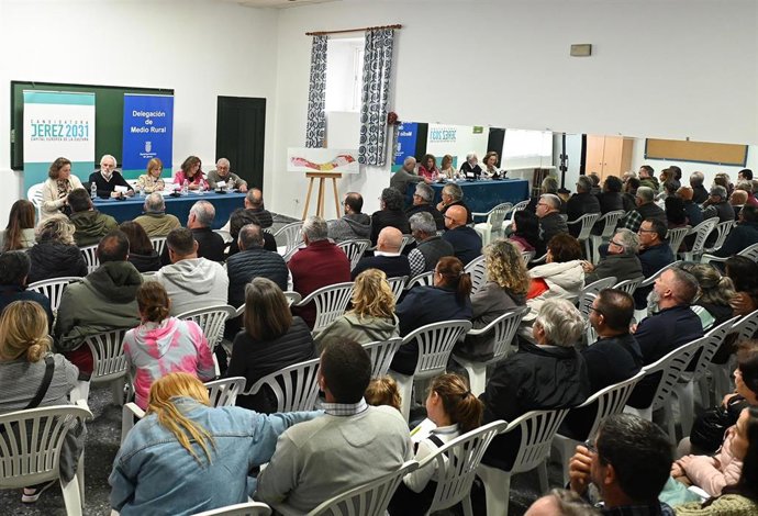 García-Pelayo en la presentación del borrador del Plan de Ordenación de Cuartillos.