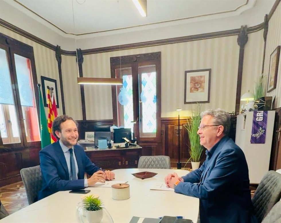 El presidente de la Diputación de Huesca, Isaac Claver, y el de la Diputación de Lleida, Joan Talarn.