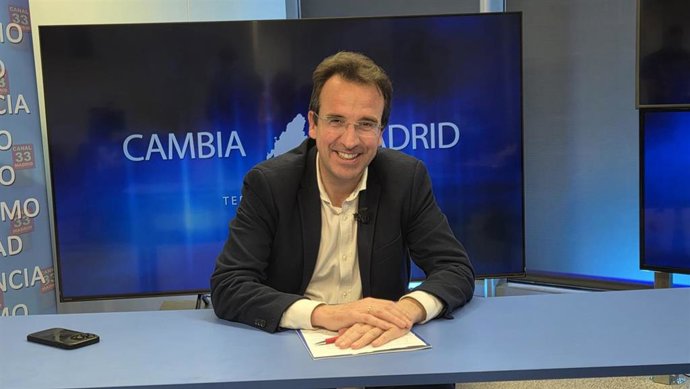 Miguel Ángel Recuenco, alcalde de Leganés, en una entrevista en Canal 33 TV.