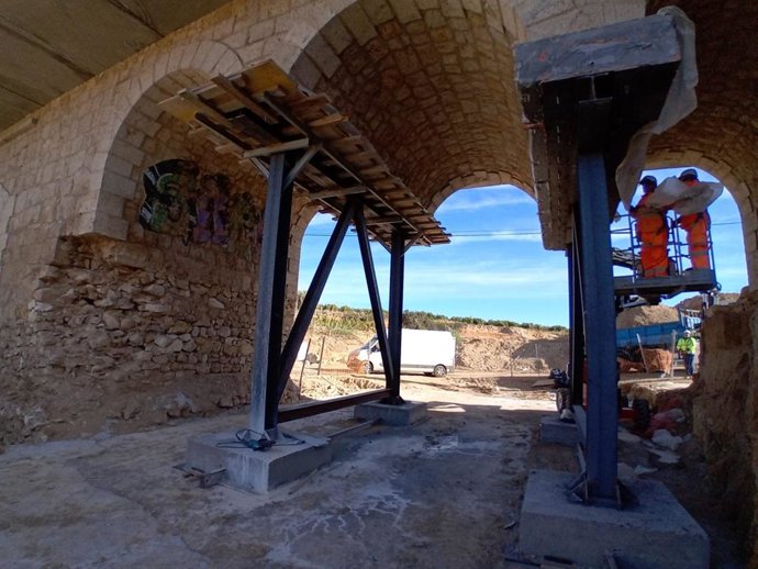 Reobri al trànsit la connexió per carretera entre Godelleta i Montserrat, interrompuda des de la dana