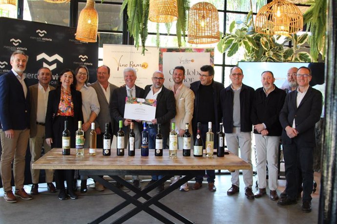 La Asociación Cultural Vino en Rama presenta la nueva iniciativa enogastronómica, 'Córdoba en Flor', que se celebrará del 3 al 6 de abril en el Mercado Victoria.