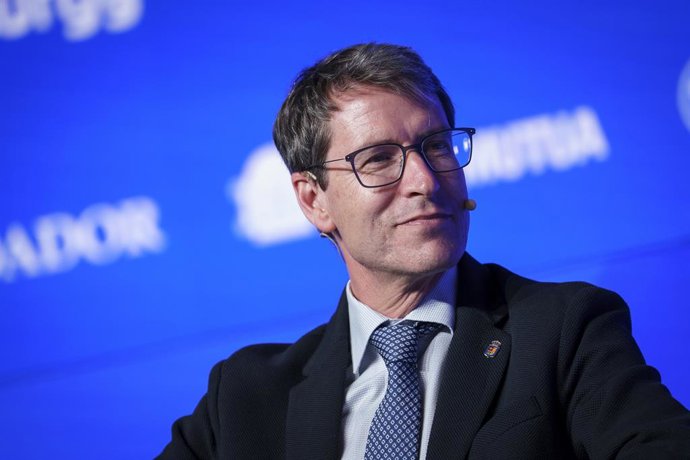 O Presidente de La Rioja, Gonzalo Capellán, durante o quarto dia da quinta edição do fórum "Acorda, Espanha!", na Casa de América, em 3 de abril de 2025, em Madri (Espanha). Sob a epígrafe "Os desafios da Espanha na nova ordem mundial", a quinta edição do