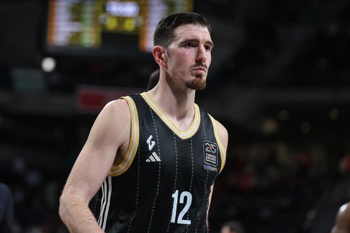 Nando de Colo of LDLC Asvel Villeurbanne looks on during the Turkish Airlines EuroLeague Regular Season Round 30 match between Real Madrid and LDLC Asvel Villeurbanne at Movistar Arena on March 20, 2025 in Madrid, Spain.