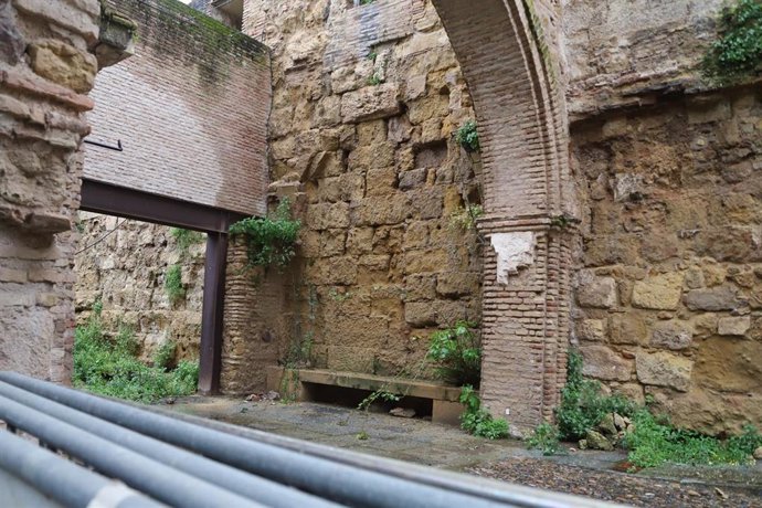 Hacemos Córdoba critica el abandono que sufren inmuebles del patrimonio histórico de la ciudad como la Ermita de la Aurora.