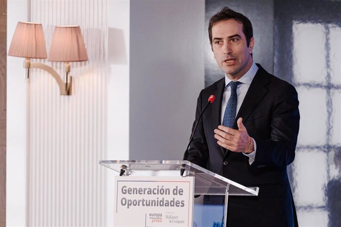 El ministro de Economía, Carlos Cuerpo, interviene durante el foro 'Generación de Oportunidades', en el Hotel Rosewood Villa Magna, a 2 de abril de 2025, en Madrid (España). 'Generación de Oportunidades' es la plataforma creada por Europa Press en colabor