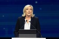 Trump califica el caso contra Le Pen de "caza de brujas" y pide su "liberación"