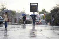 La borrasca Nuria pondrá hoy en aviso a 18 provincias por lluvias, tormentas, viento y oleaje
