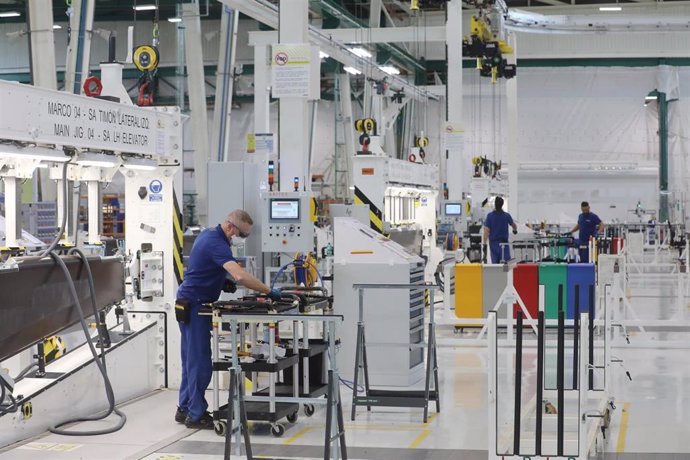 Archivo - Operario de  Airbus.