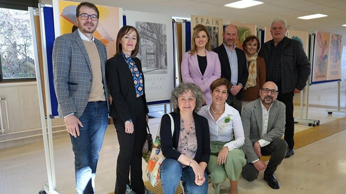 Exposición 'Destino España' en la Facultad de Ciencias Sociales de la UCLM en Cuenca.