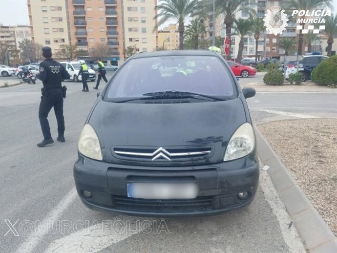 Imagen del vehículo que conducía el detenido