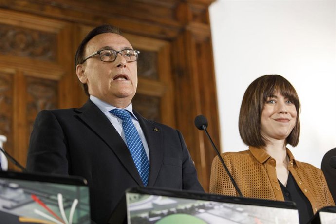 Archivo - El consejero de Universidad, Investigación e Innovación, José Carlos Gómez Villamandos, interviene en un acto en presencia de la ministra de Ciencia e Innovación, Diana Morant.