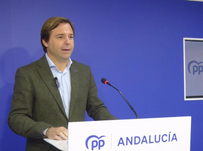 El secretario general del PP-A, Antonio Repullo, en rueda de prensa en Córdoba.
