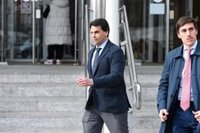 La izquierda critica a la "presidenta a la fuga" Ayuso que "huye" para "no dar la cara" el día que declara su novio