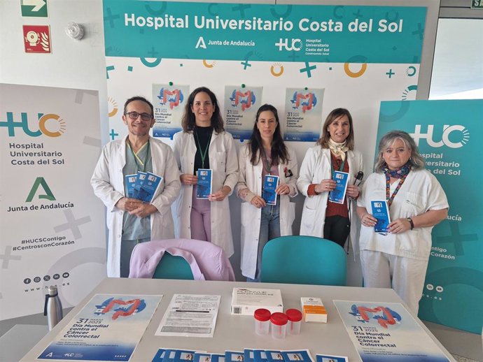 El servicio de Aparato Digestivo del Hospital Universitario Costa del Sol realiza una campaña para concienciar y promover la detección temprana del cáncer colorrectal