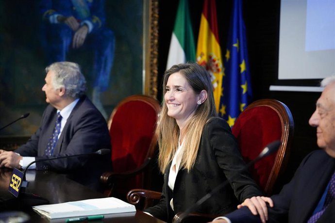 La vicepresidenta tercera del Gobierno y ministra para la Transición Ecológica y el Reto Demográfico, Sara Aagesen en los Encuentros de la cadena Ser Andalucía.