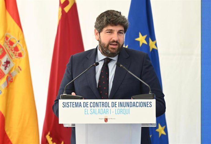 El jefe del Ejecutivo regional, Fernando López Miras, preside el acto de inicio de las obras del nuevo sistema de drenaje sostenible en el Polígono Industrial El Saladar I de Lorquí