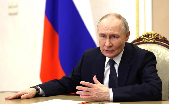 El presidente de Rusia, Vladimir Putin, durante una reunión por videoconferencia desde el Kremlin (archivo)