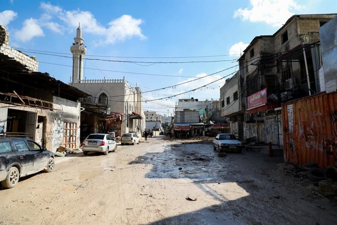 Archivo - Arquivo - Uma rua no campo de refugiados de Jenin, na Cisjordânia, após uma operação do exército israelense (arquivo)