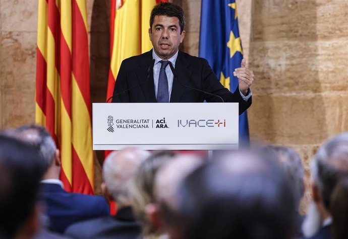O Presidente da Generalitat, Carlos Mazón, preside a apresentação do Plano Internacional de Promoção Externa 2025 da IVACE+i, no Palau de la Generalitat, em 1º de abril de 2025, em Valência, Comunidade Valenciana (Espanha). Ivace+i International, de