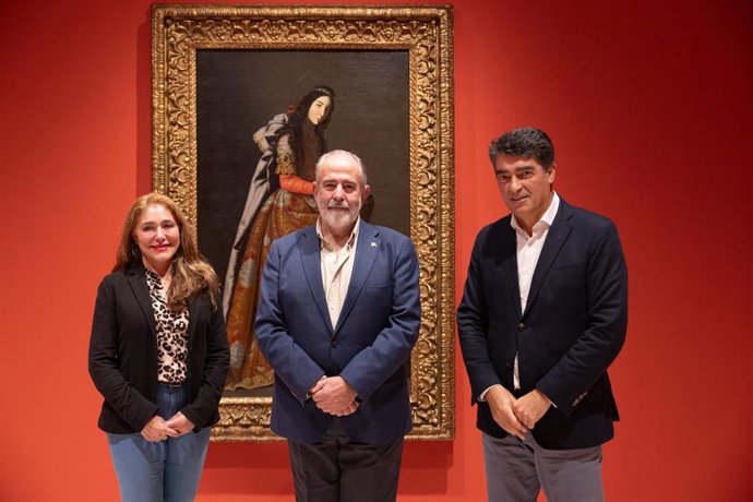 El presidente de la Agrupación de Cofradías, José Carlos Garín, y el gerente del Museo, Javier Ferrer, durante la renovación de un convenio