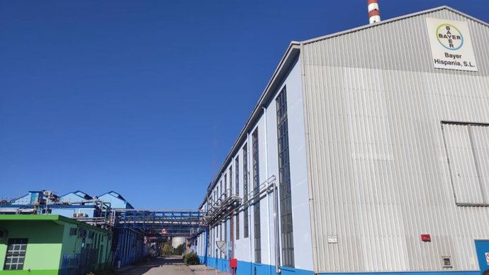 Archivo - Planta de Bayer en La Felguera (Langreo), en Asturias
