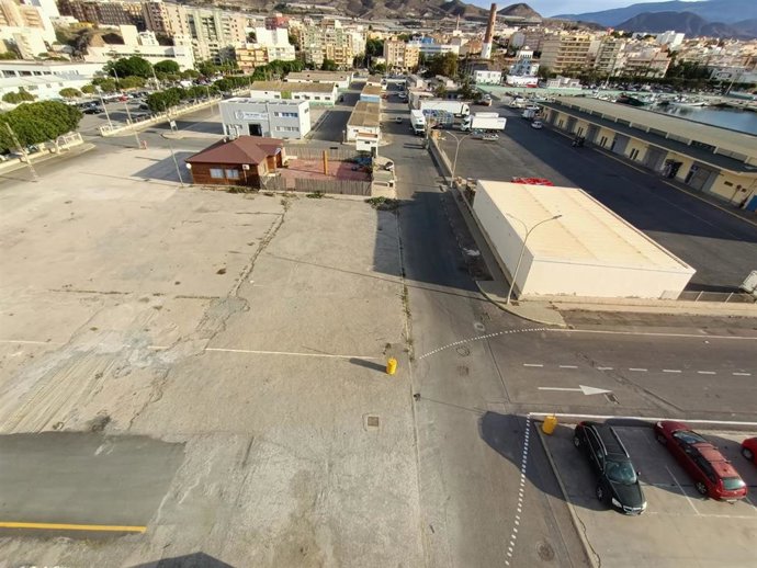 Explanada del Puerto de Adra (Almería).