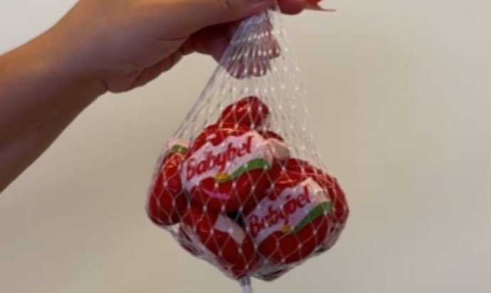 Captura de tela de um vídeo do Instagram da conta @babybel_es.