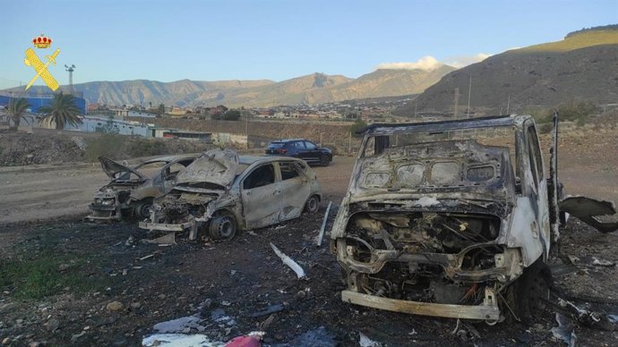Coches calcinados en Candelaria
