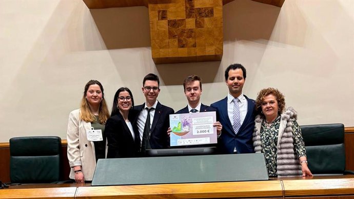 La Universidad de La Rioja gana la XV Liga de Debate Interuniversitario del Grupo 9 de Universidades (G-9)