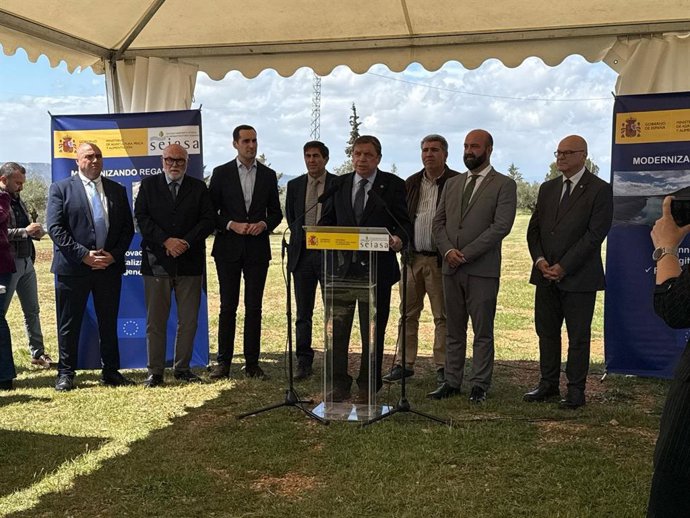 Intervención de Luis Planas durante su visita a unas obras en una comunidad de regantes de Pozo Alcón