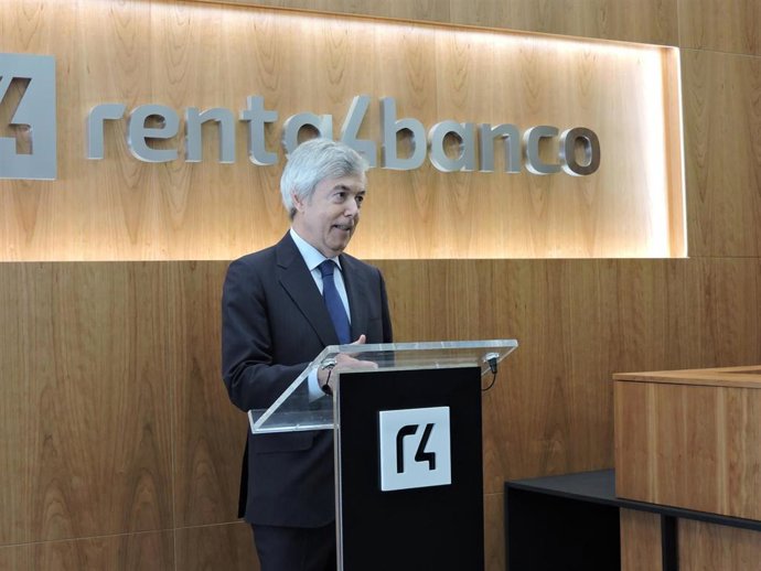 El presidente de Renta 4|Banco, Juan Carlos Ureta, en una intervención en la inauguración de la nueva sede en Tenerife